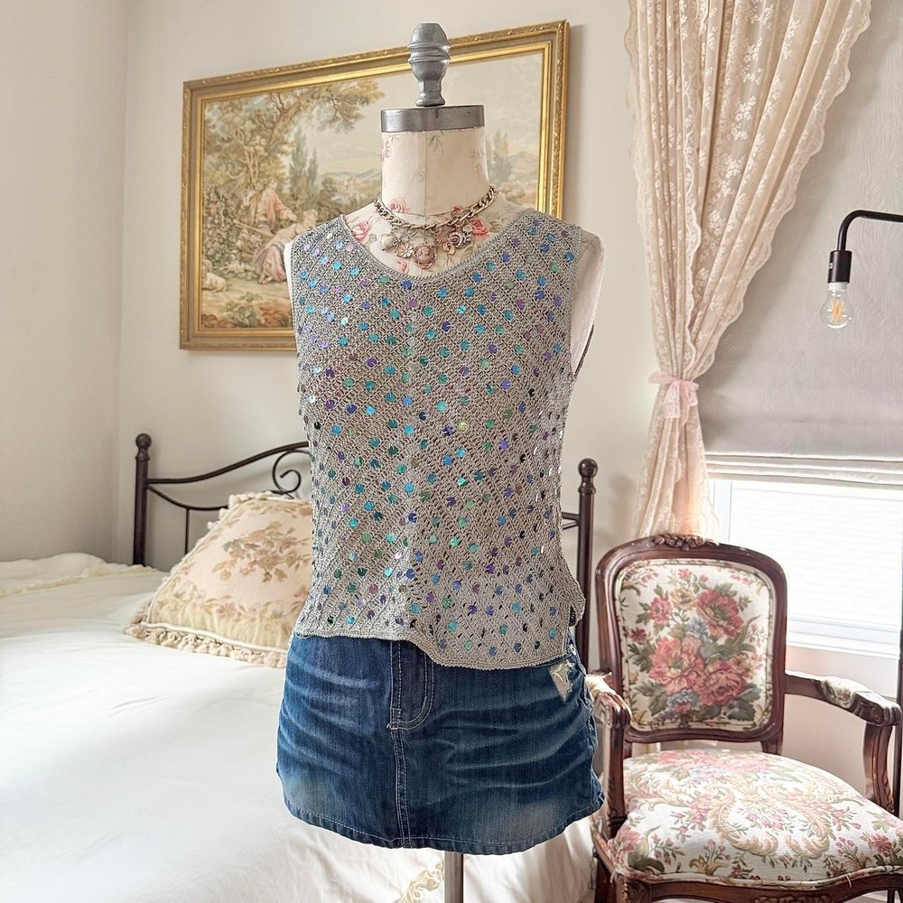 Y2K vintage fits like small silver sequin‎ sleeveless knit top
